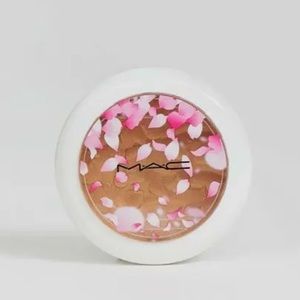 MAC Spring Bling Highlighter